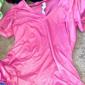 Lululemon size 4 v neck shirt